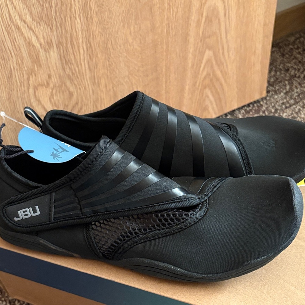JBU Black Women’s Athletic Water Shoes Size 8 New!! - Picture 3 of 6